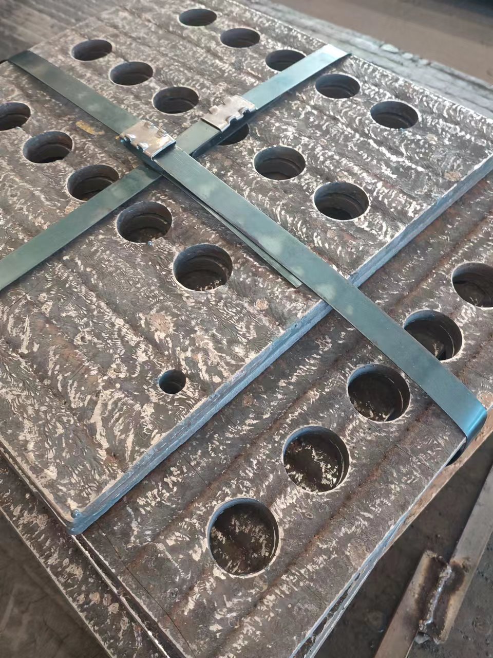 上海耐磨板切割