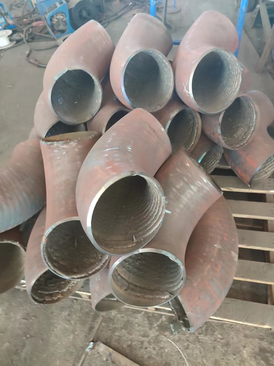 上海高铬合金耐磨弯头 堆焊耐磨弯头