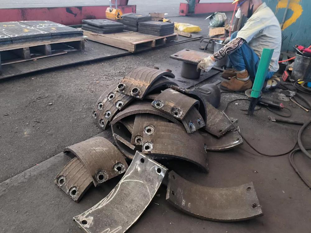 上海堆焊耐磨板切割定制件