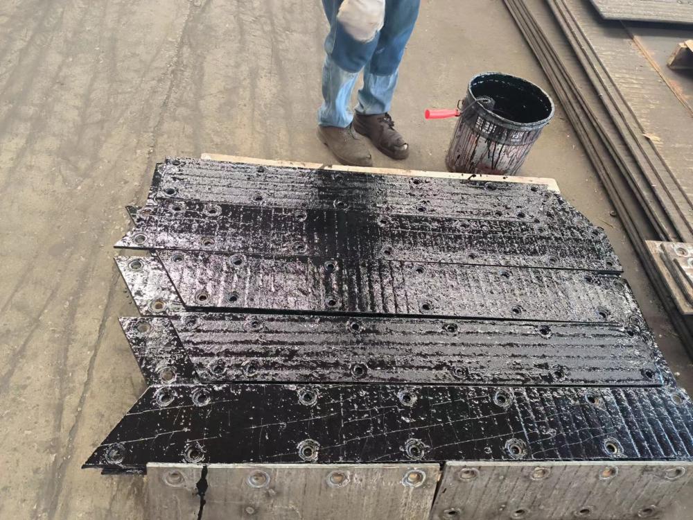 上海堆焊耐磨钢板衬板