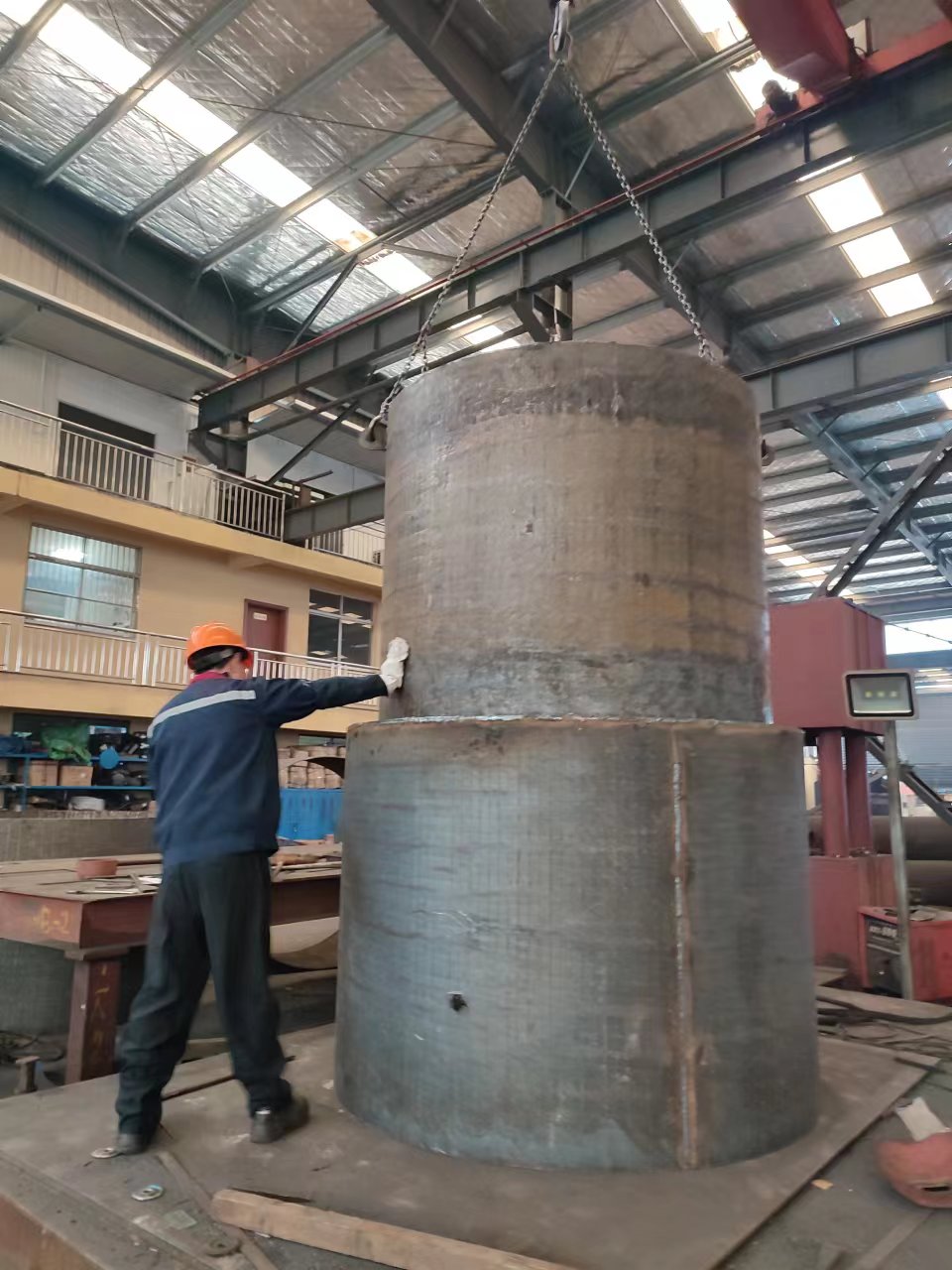 上海碳化铬耐磨料仓 碎玻璃料仓 堆焊耐磨钢板