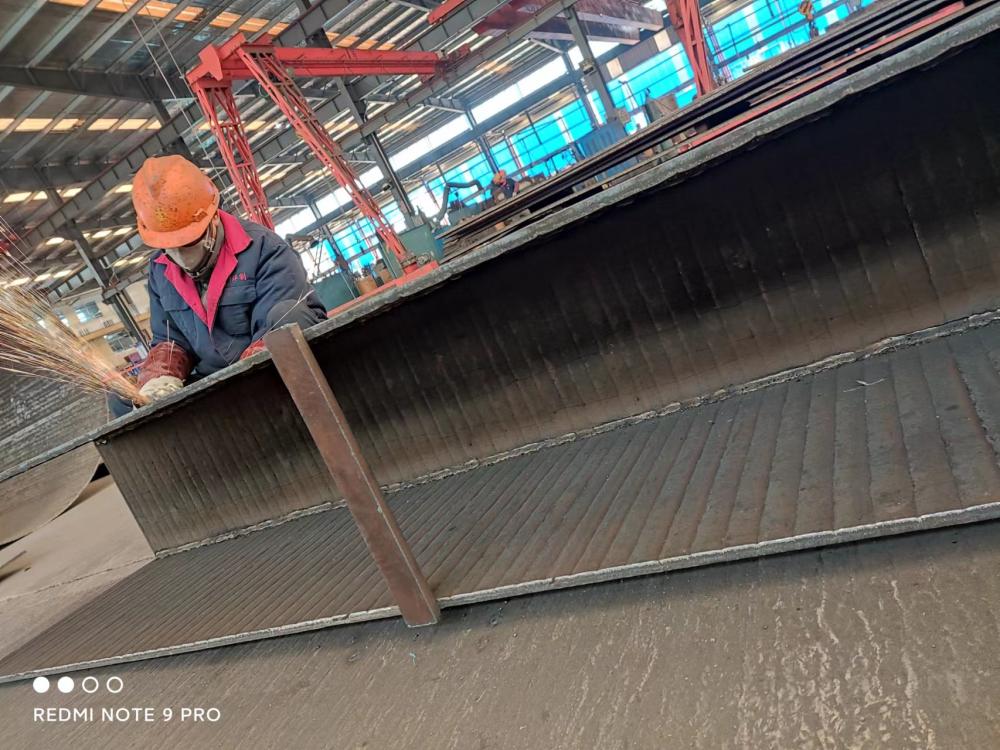 上海堆焊耐磨板溜槽，溜槽衬板