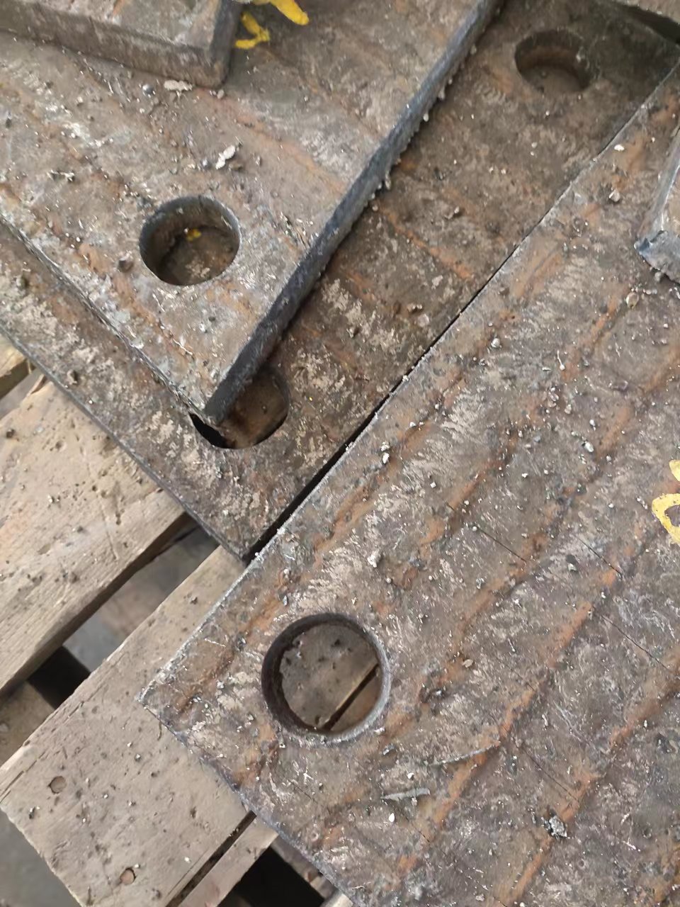 上海堆焊耐磨板